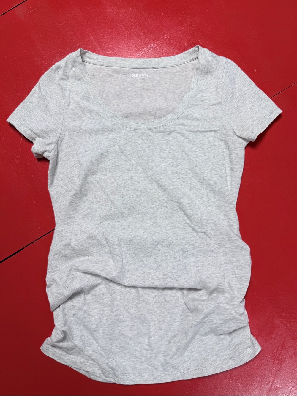 GRAY OLD NAVY FITTED SHORT SLEEVE MATERNITY TEE SHIRT